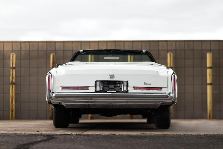  Cadillac Fleetwood Eldorado Convertible (L67) 1976 года  (фото 2 из 40)